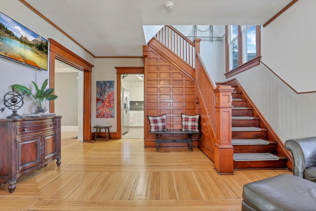 11925 Lancaster St - Photo 5 of 32