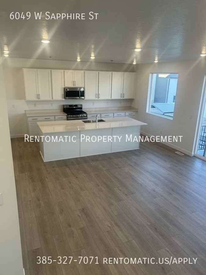 6049 W Sapphire St - Photo 7 of 34