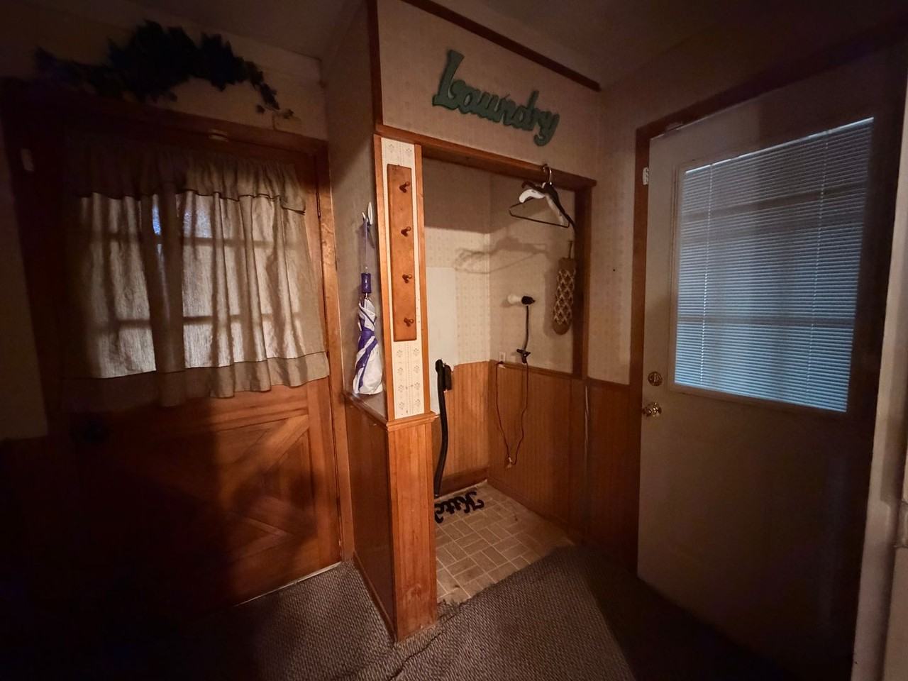 500 E Holly St - Photo 5 of 8