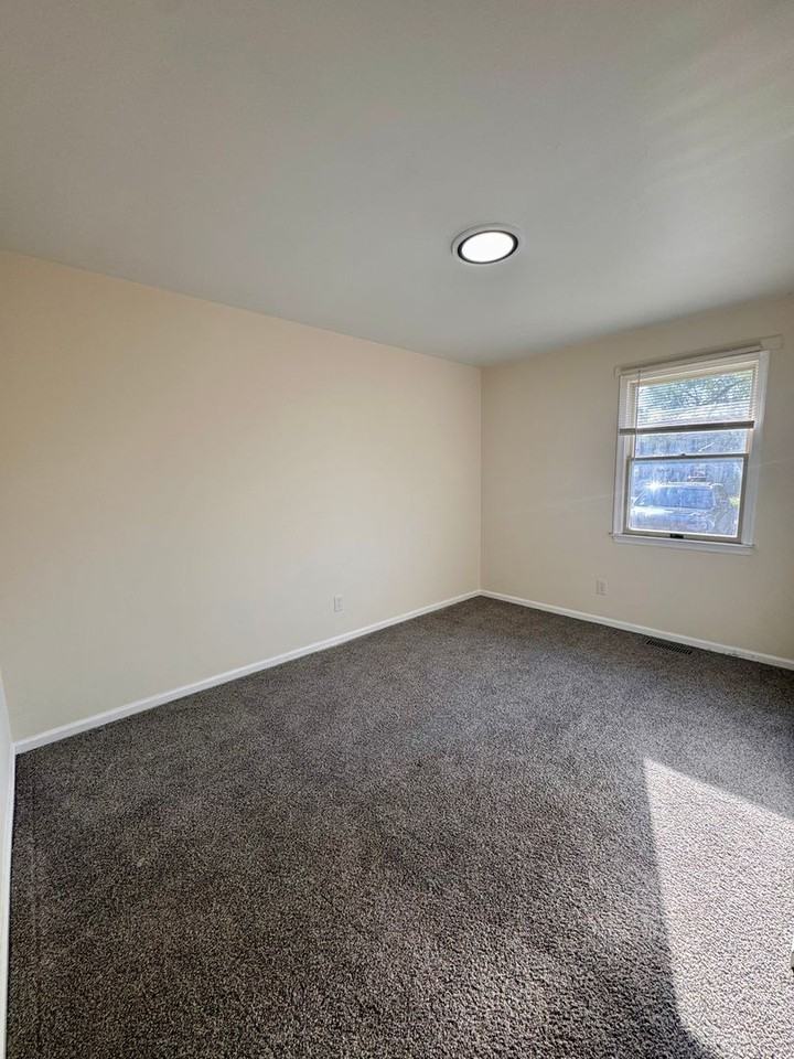 9570 Shenandoah Dr - Photo 4 of 7