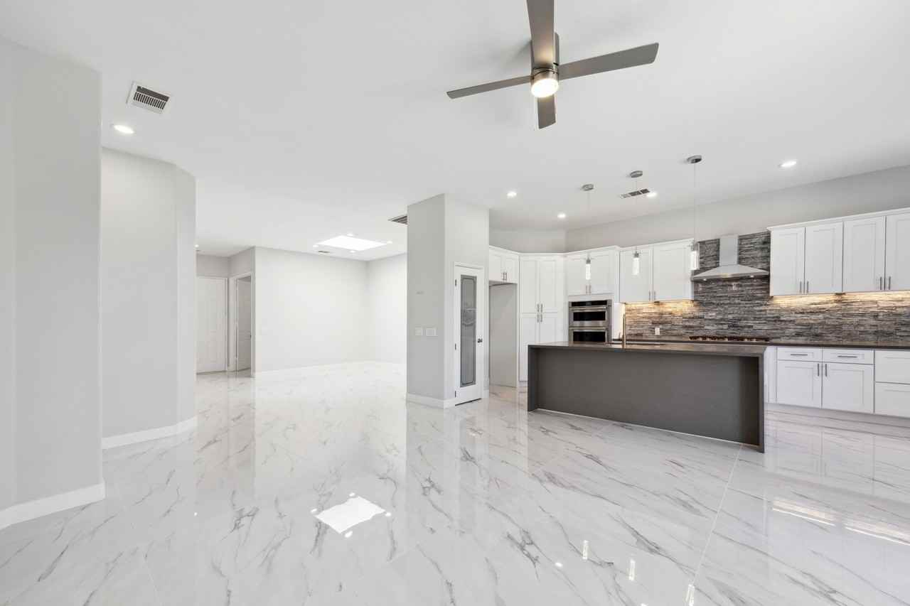 44425 Grand Canyon Ln - Photo 6 of 33