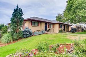 featured image of 1304 W Crestline Ave