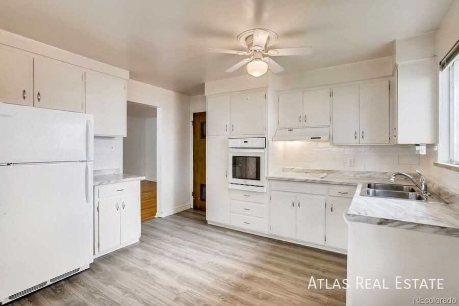 1304 W Crestline Ave - Photo 2 of 18