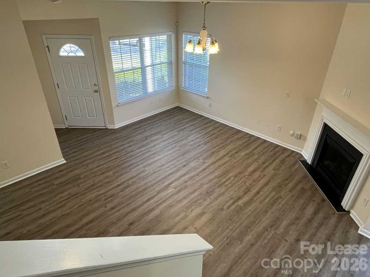 12120 Stratfield Place Cir - Photo 7 of 30