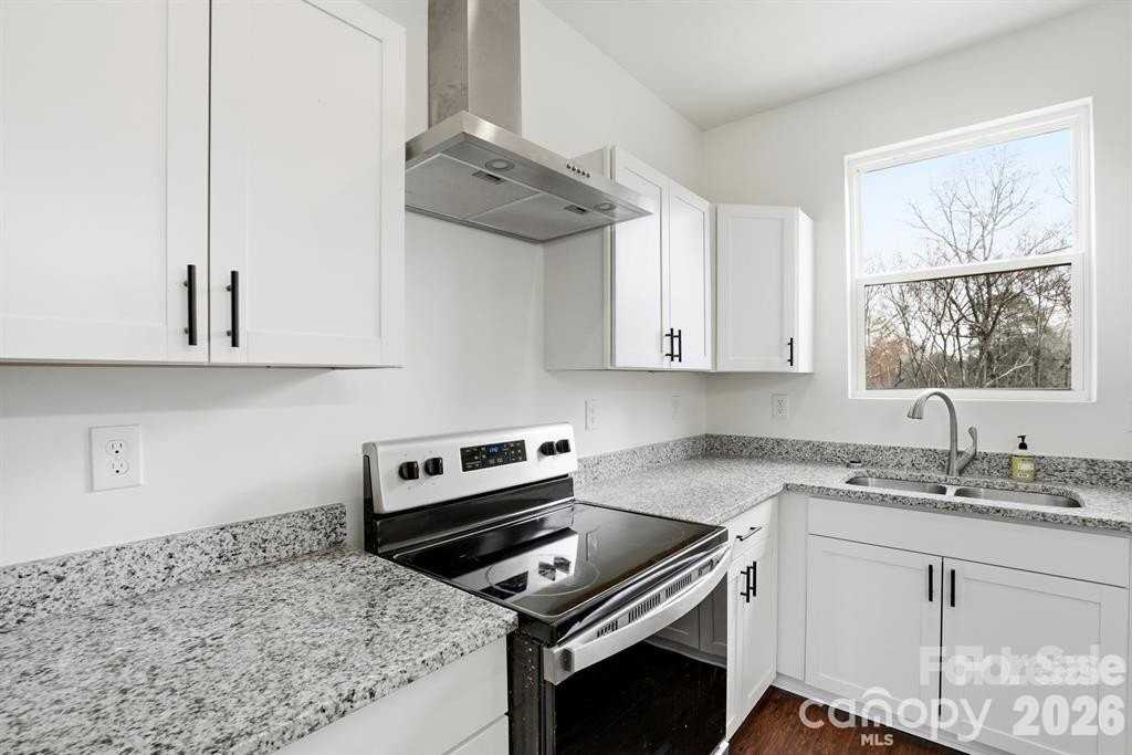 102 Snyder Ct Ne - Photo 5 of 28