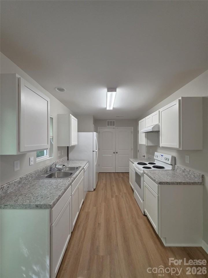 1156 Mcree Heights Cir - Photo 6 of 22