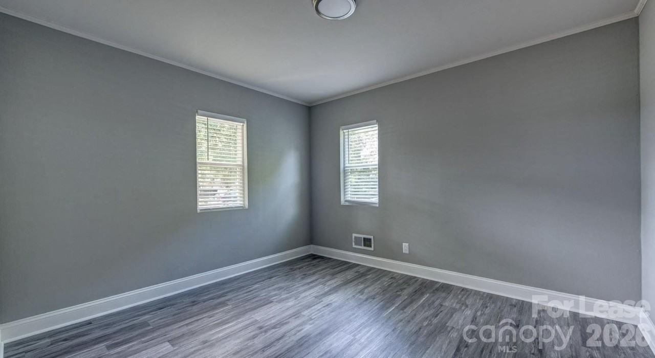 910 E 6th Ave - Photo 2 of 12