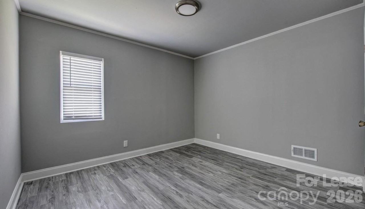 910 E 6th Ave - Photo 3 of 12