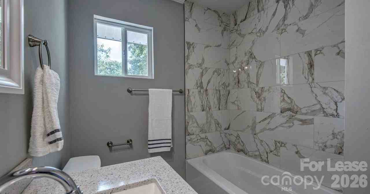 910 E 6th Ave - Photo 4 of 12