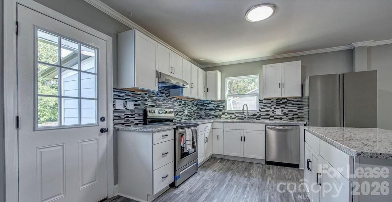 910 E 6th Ave - Photo 5 of 12