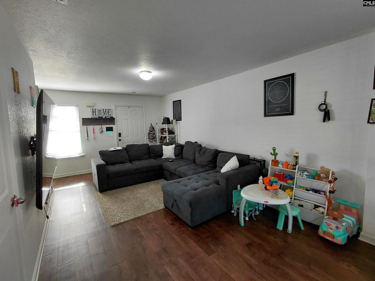 836 Chariot Way - Photo 5 of 26