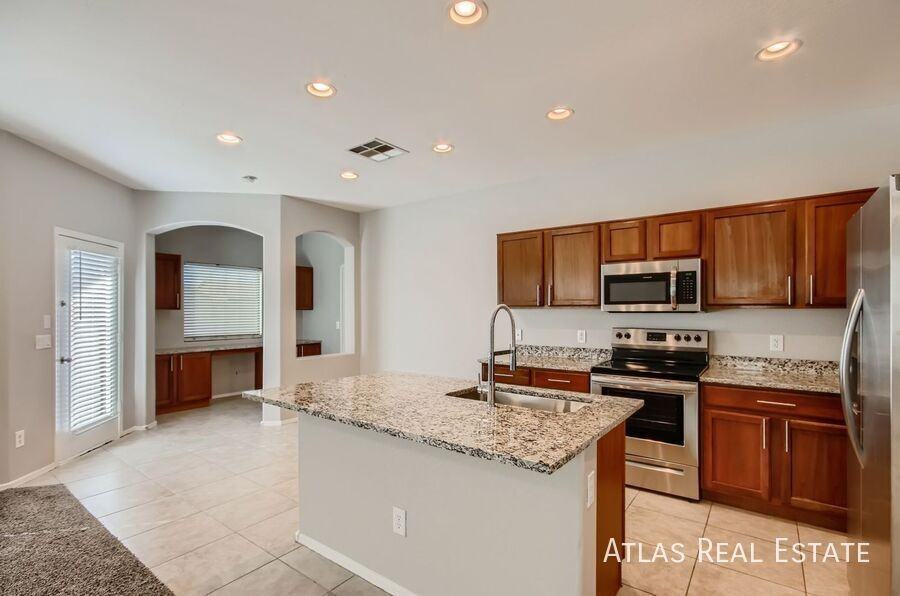 797 W Agrarian Hills Dr - Photo 4 of 17