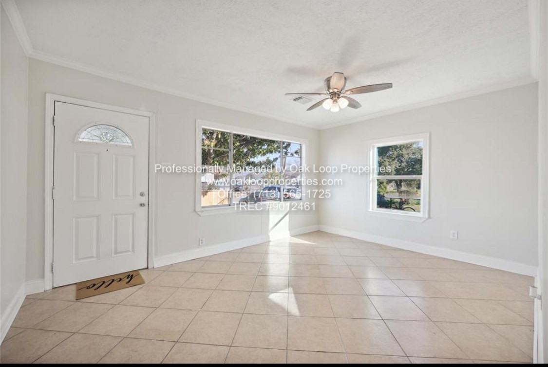 220 Armstrong St - Photo 3 of 17