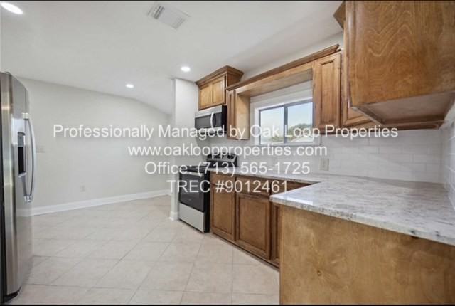 220 Armstrong St - Photo 7 of 17