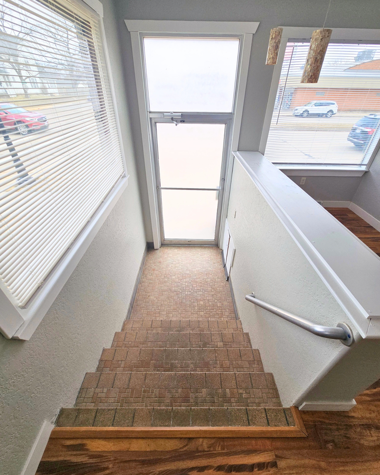 603 N Superior Ave - Photo 5 of 13