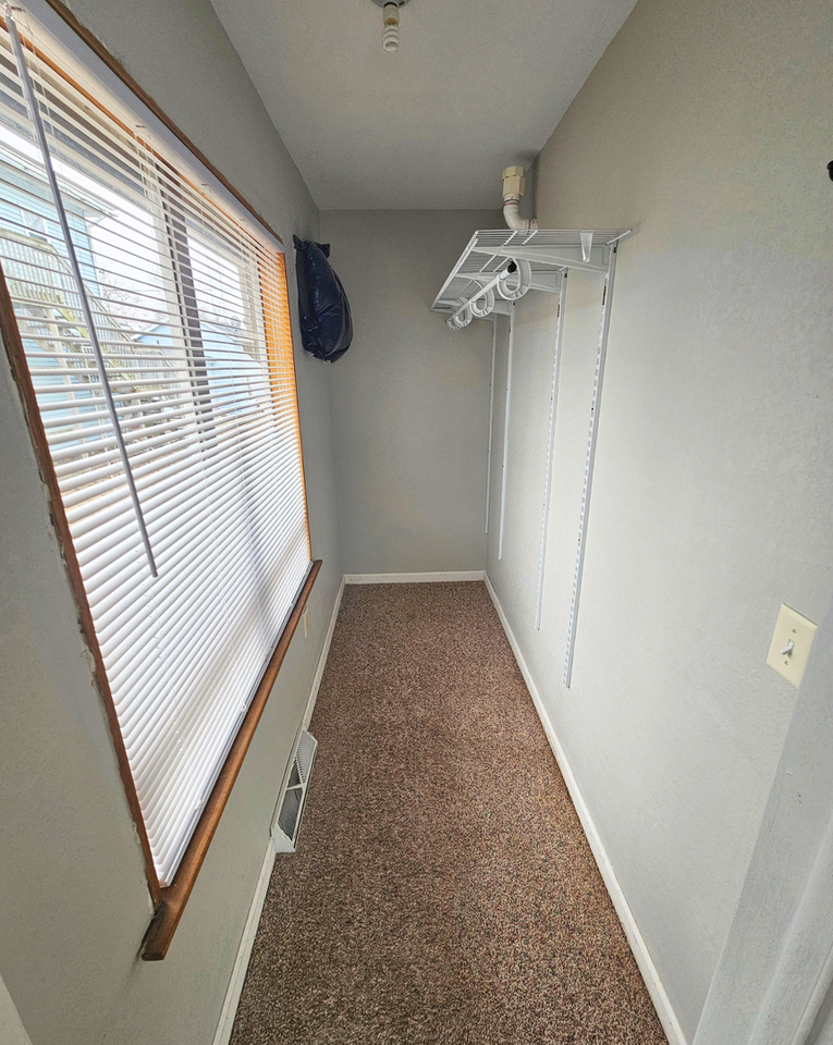 603 N Superior Ave - Photo 6 of 13