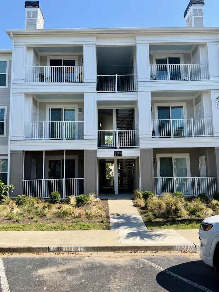 130 River Landing Dr #2107