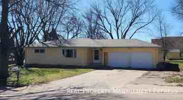 featured image of 607 E 10th St