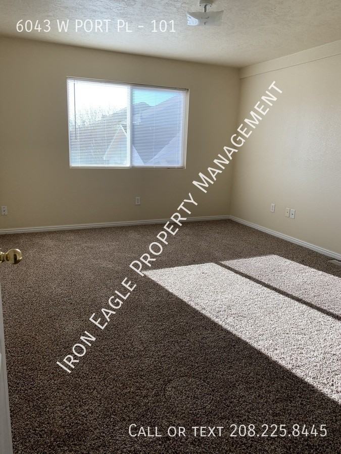 6043 W Port Ln #101 - Photo 6 of 12