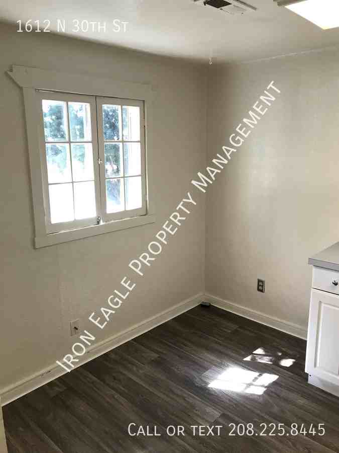 1612 N 30th St - Photo 4 of 12