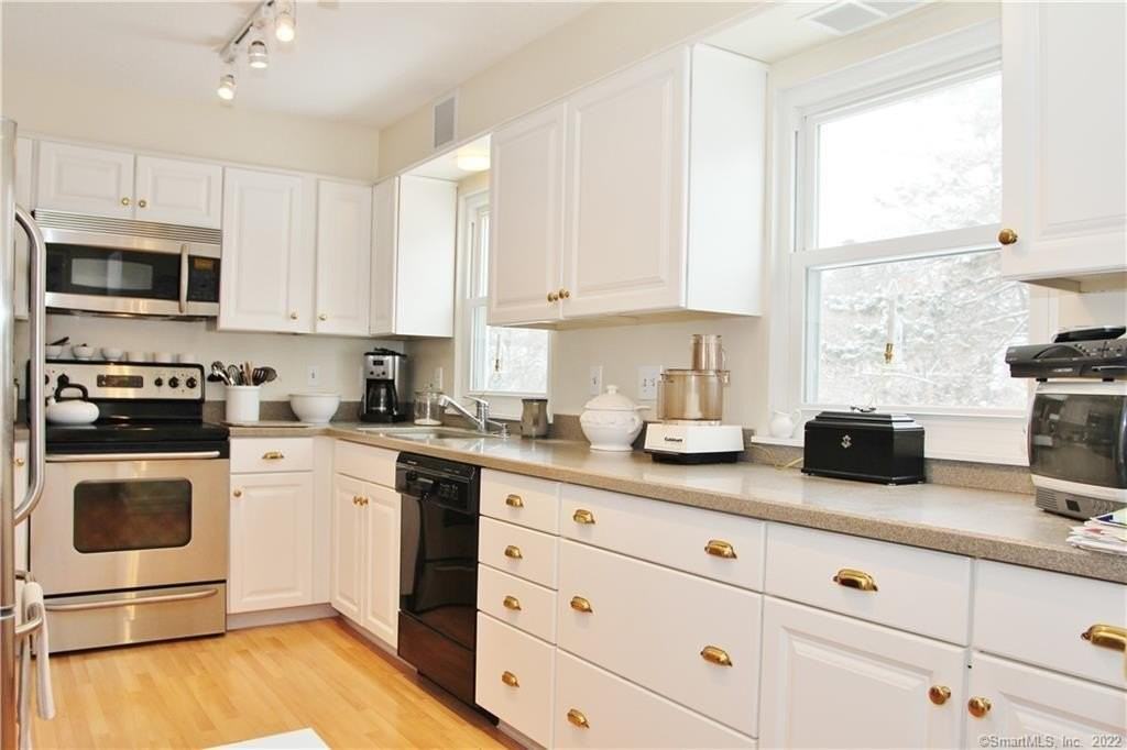 45 Highland Rd #45 - Photo 3 of 23