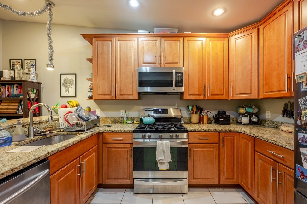 1428 Newton St Nw #2 - Photo 4 of 33