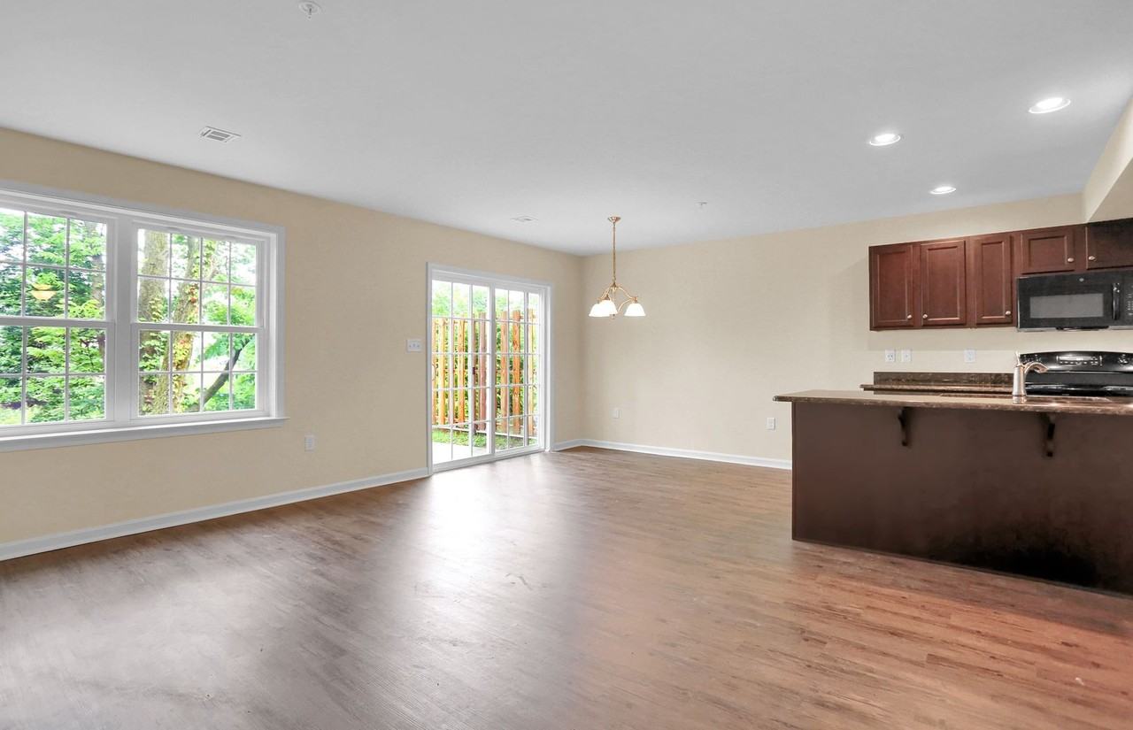 346 Melbourne Ln - Photo 6 of 32