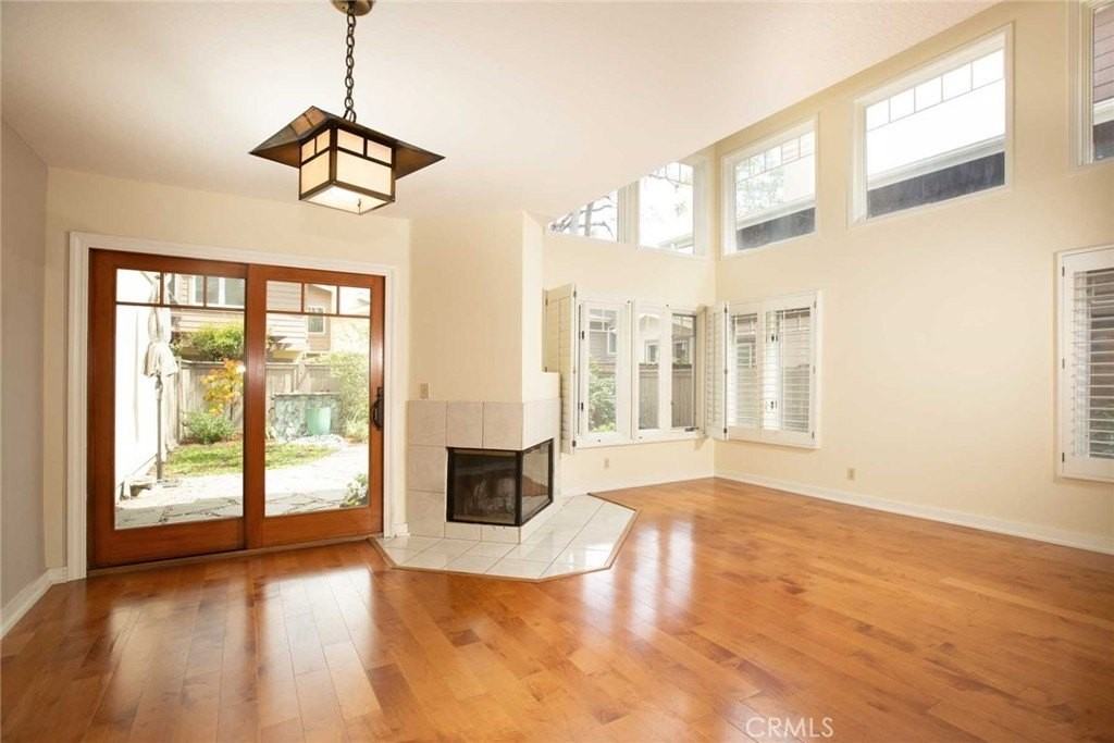 1080 Rocton Dr - Photo 5 of 46