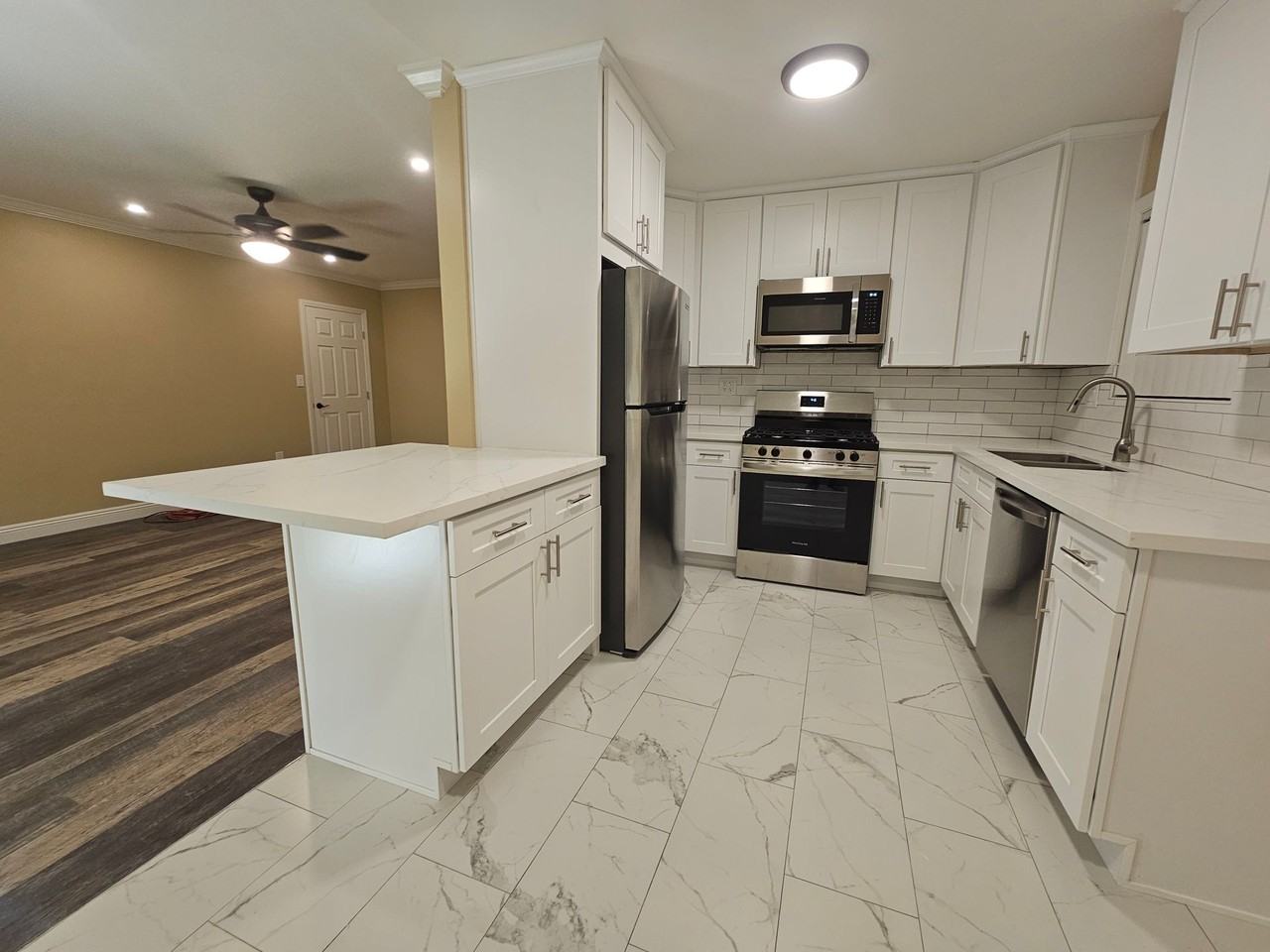 1403 Hermes Ave #C - Photo 4 of 36