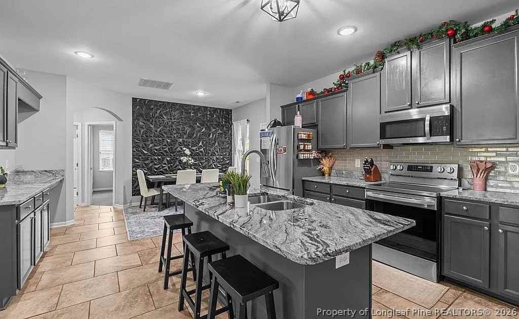 364 Heathrow Dr - Photo 2 of 24