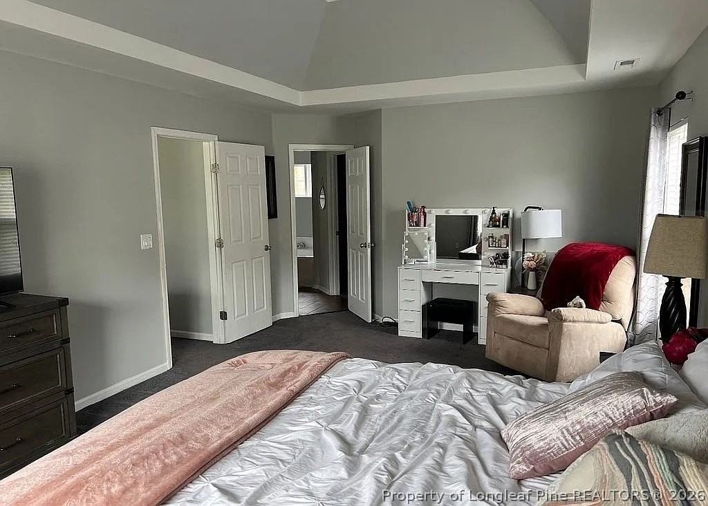 364 Heathrow Dr - Photo 5 of 24