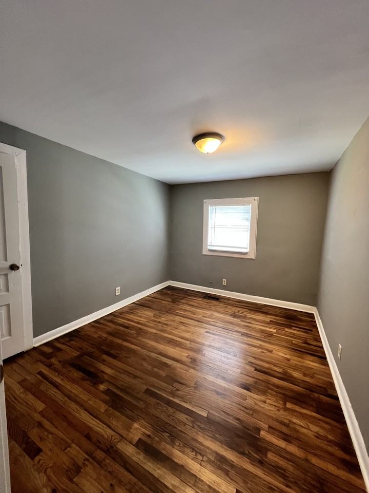 722 Snow St #1 - Photo 3 of 6