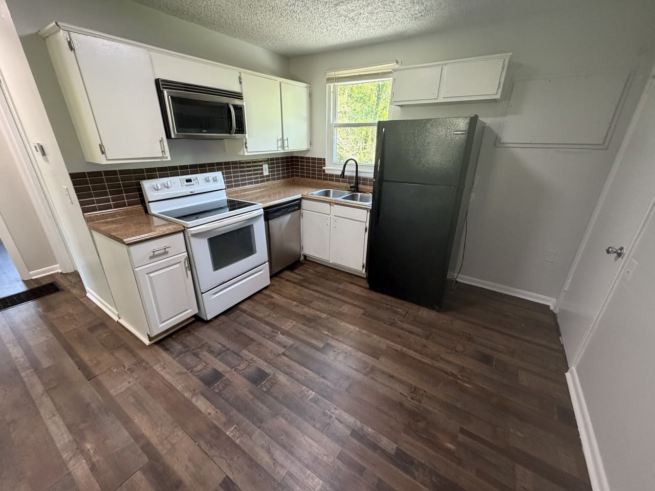 165 Vulco Dr #B - Photo 4 of 7