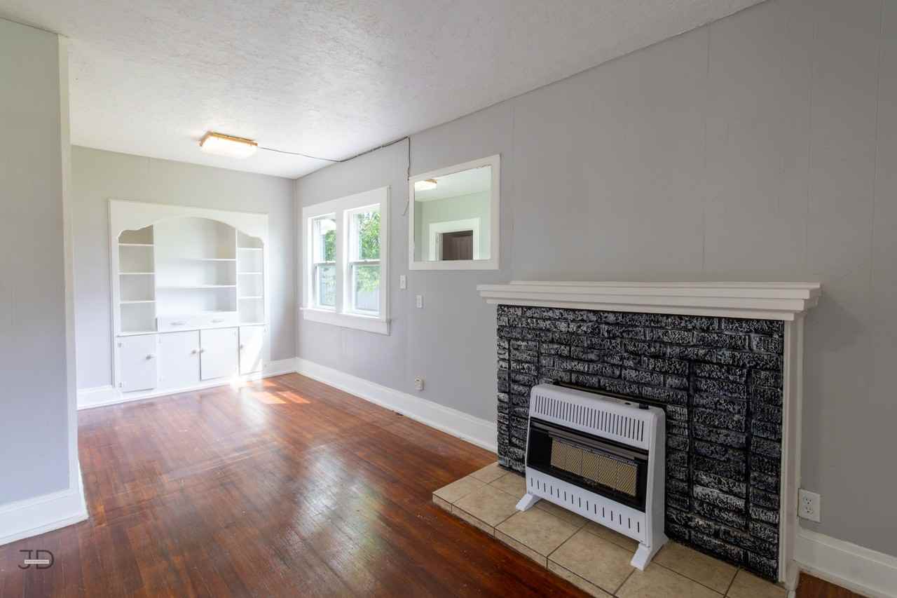 1824 Collins Ave #1 - Photo 6 of 15