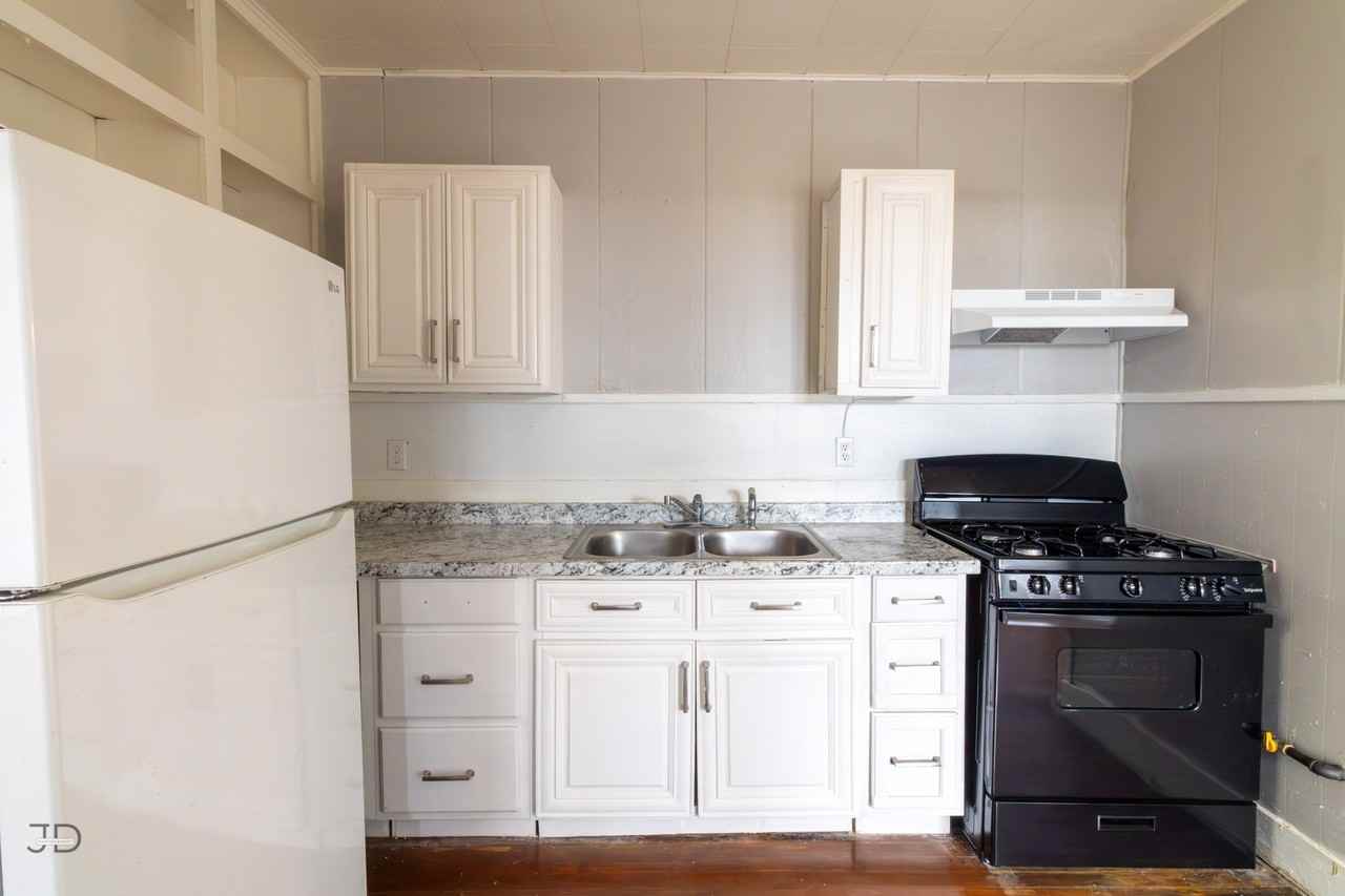 1824 Collins Ave #1-2 - Photo 6 of 14