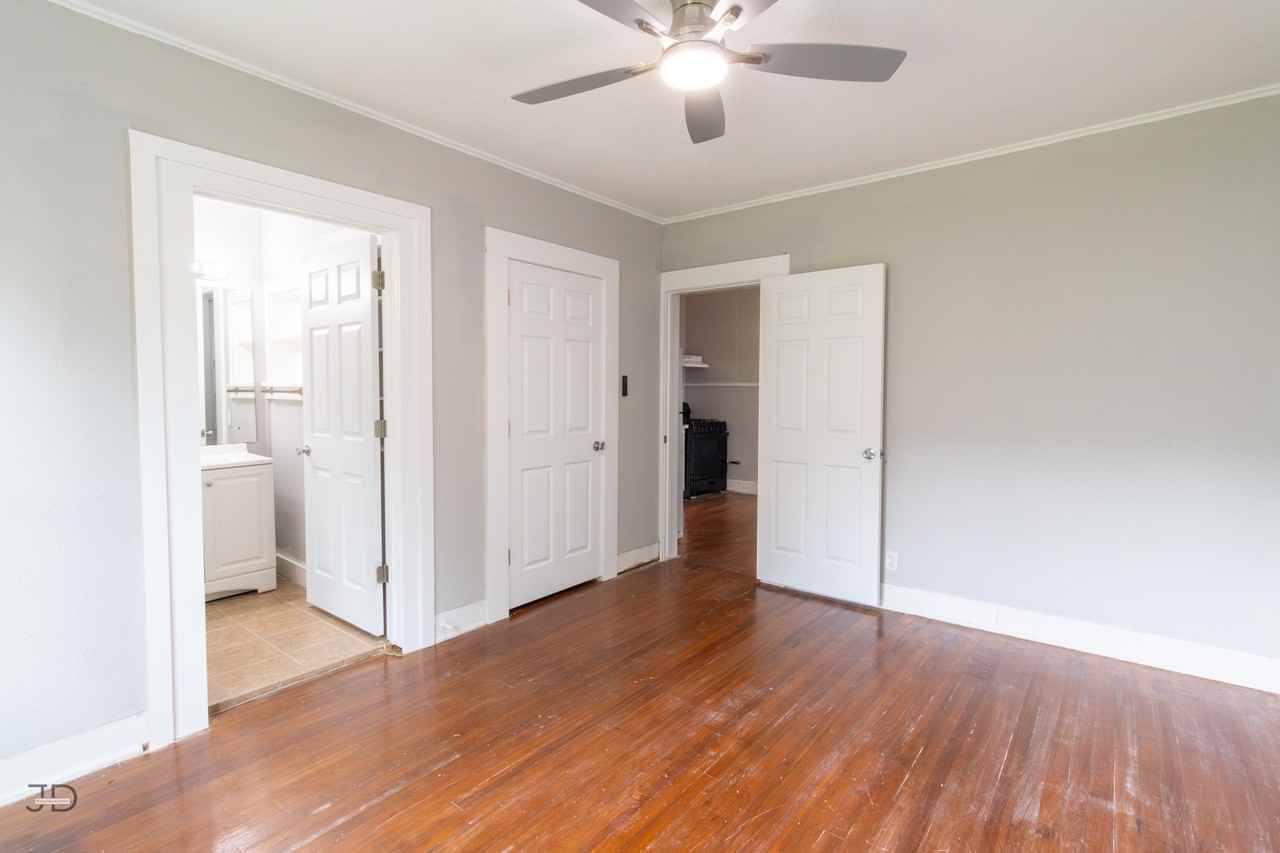 1824 Collins Ave #1-2 - Photo 7 of 14