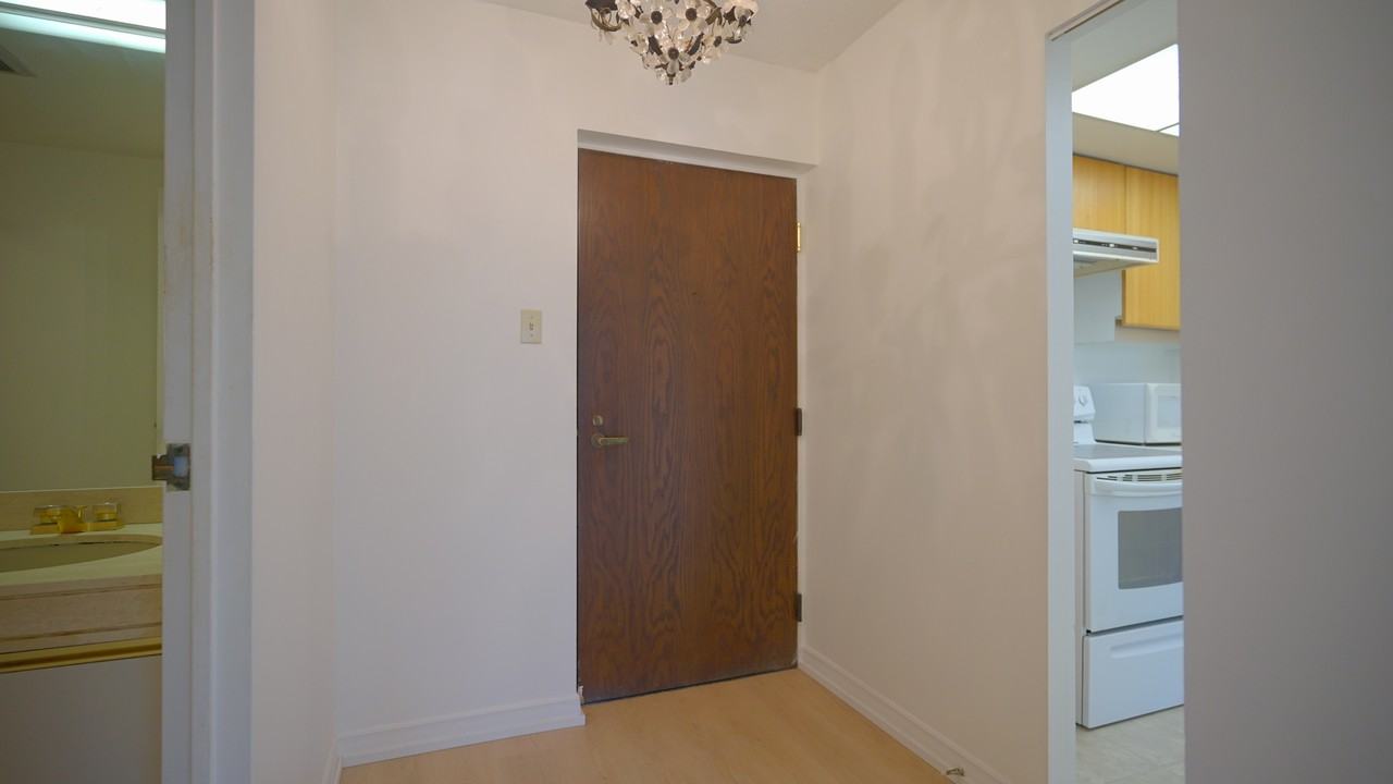 65 Harbourside Apts. #2107 - Photo 2 of 18