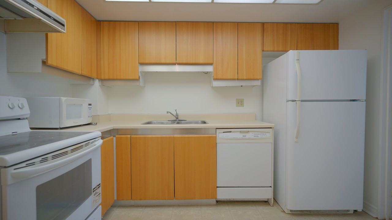 65 Harbourside Apts. #2107 - Photo 4 of 18