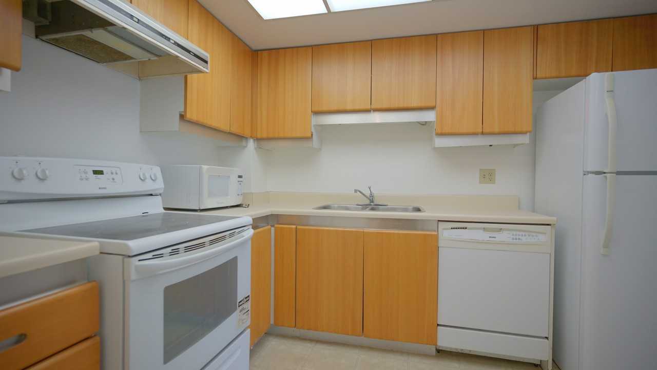 65 Harbourside Apts. #2107 - Photo 5 of 18