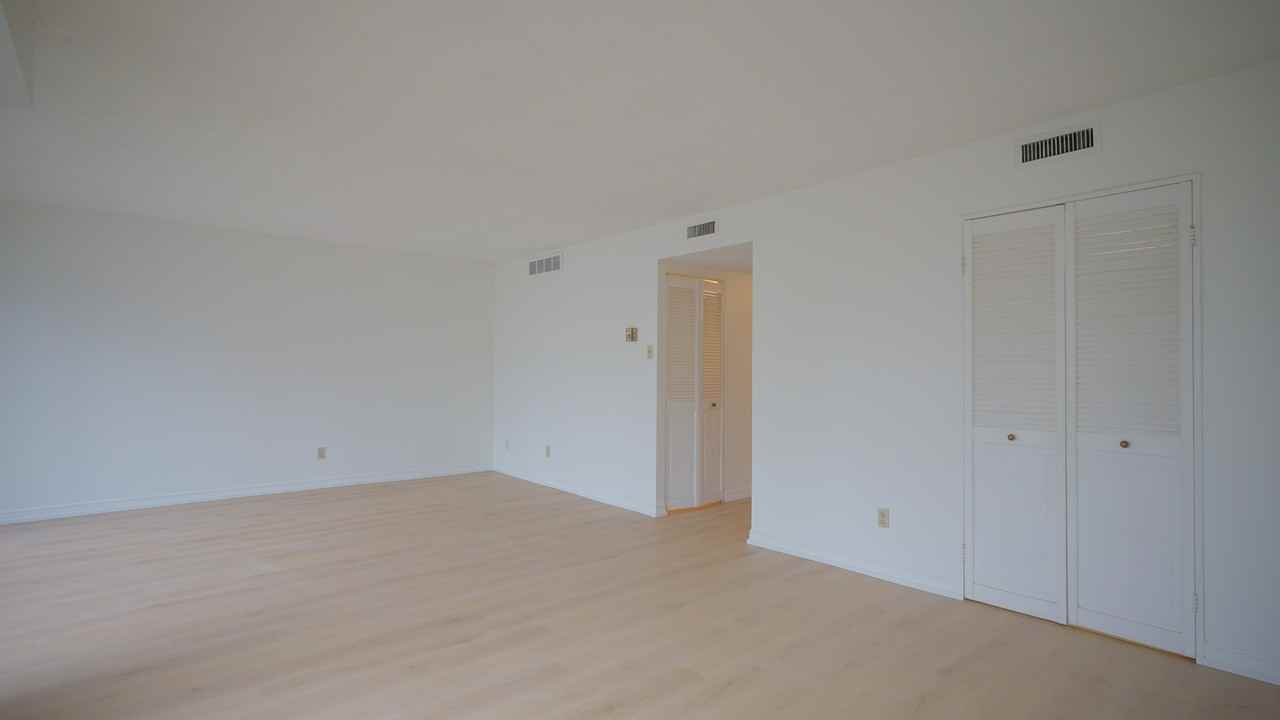 65 Harbourside Apts. #2107 - Photo 6 of 18