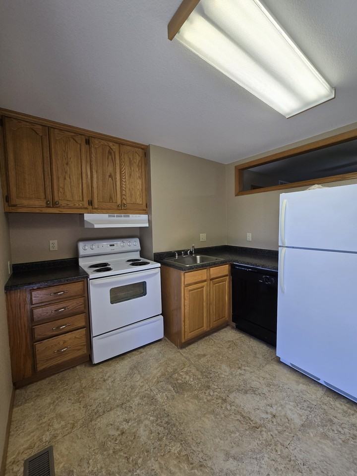 613 N Andover Rd #1 - Photo 2 of 18