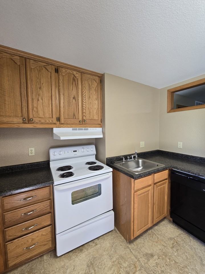 613 N Andover Rd #1 - Photo 3 of 18