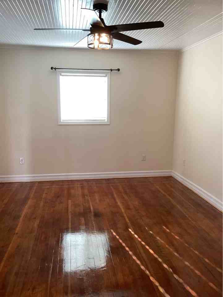 868 Nw 6th St #1 - Photo 4 of 23