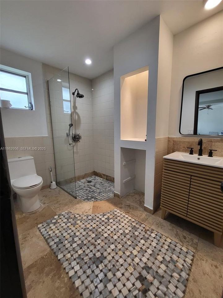 816 Northeast 91st Terrace - Photo 4 of 25