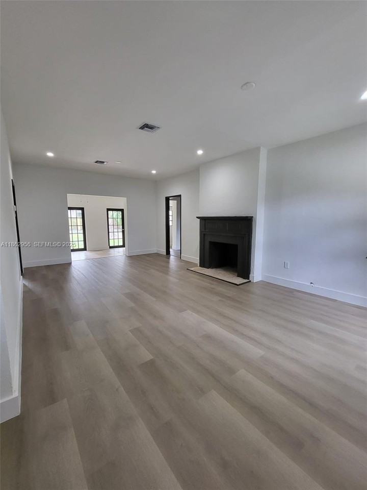 816 Northeast 91st Terrace - Photo 6 of 25