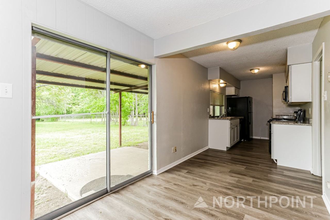 1238 Saturn Dr - Photo 6 of 22