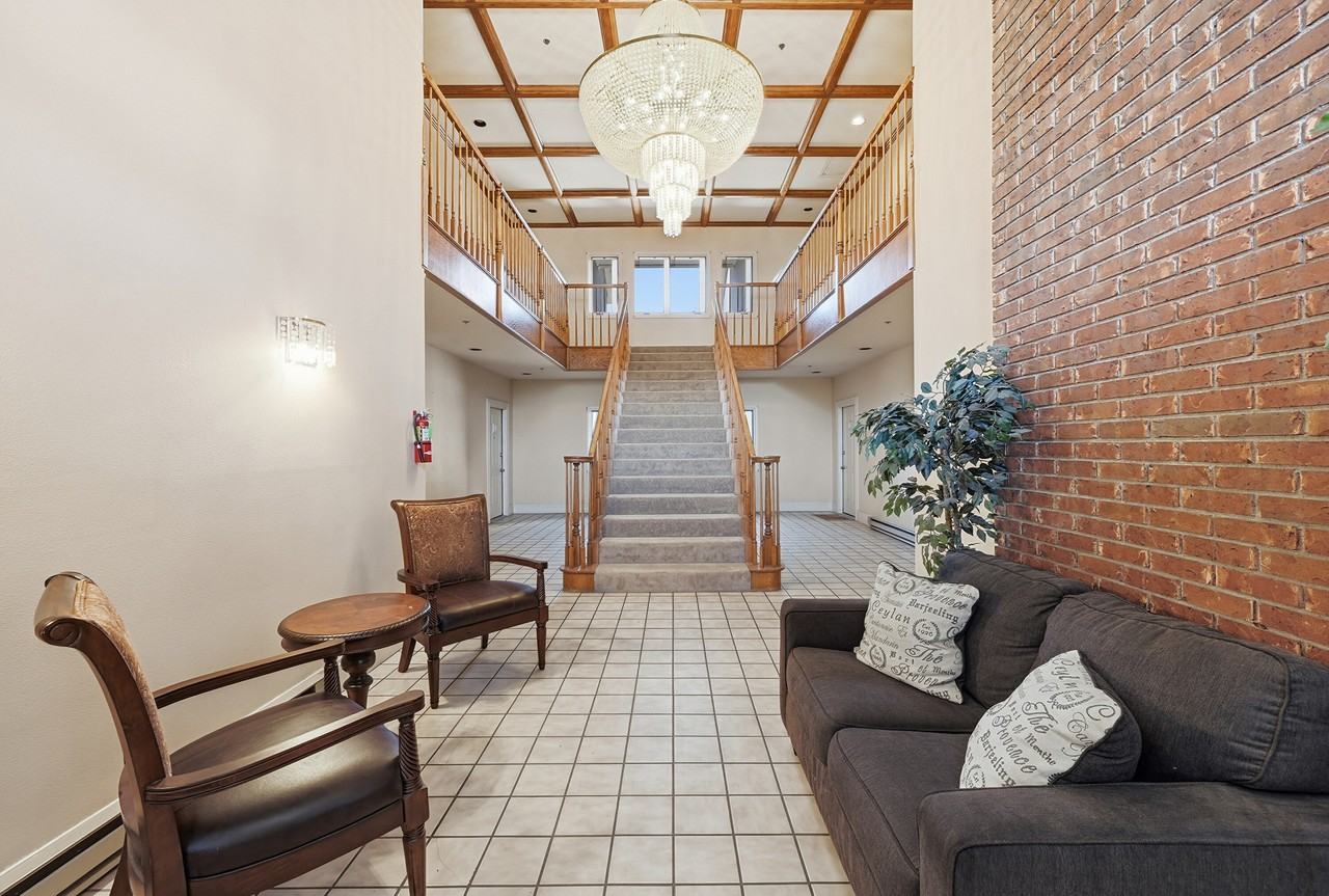 4501 Regency Dr #G - Photo 2 of 18