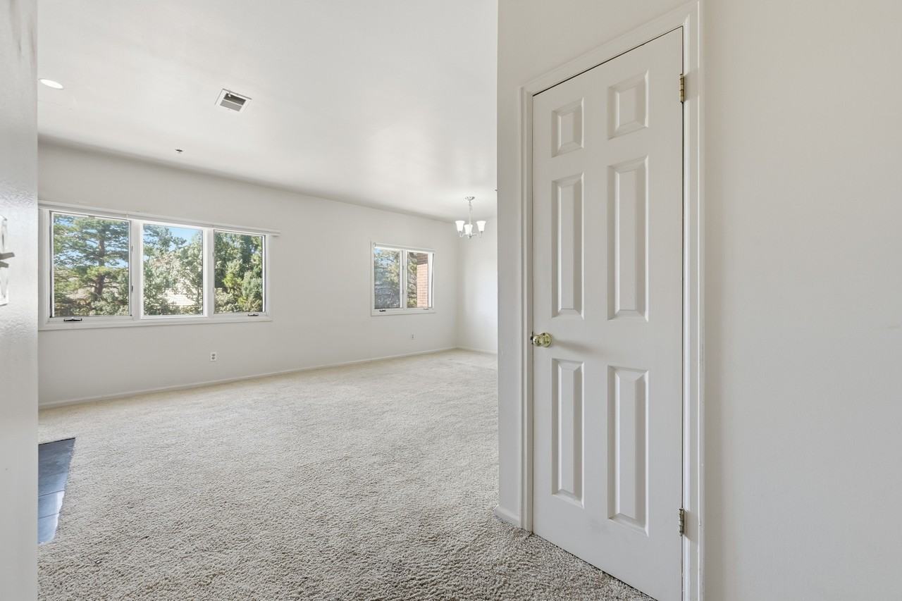 4501 Regency Dr #G - Photo 5 of 18