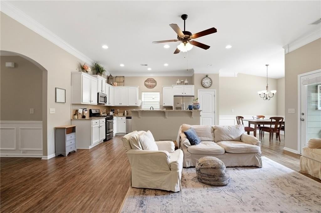 318 Argyle Ct - Photo 3 of 25