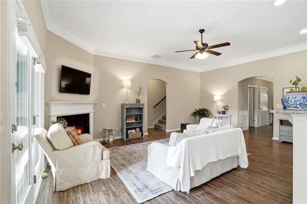 318 Argyle Ct - Photo 4 of 25